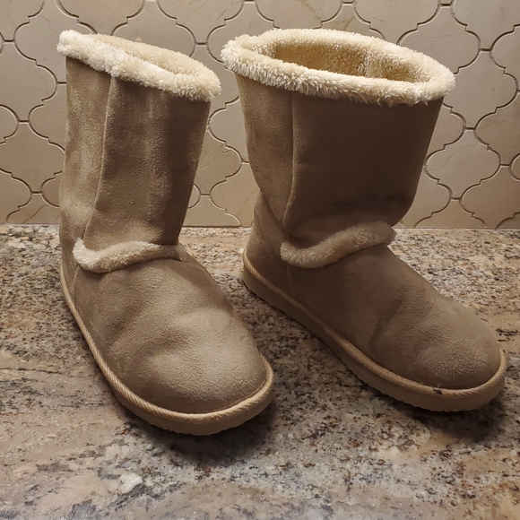 unknown Shoes - 👛Comfy Winter Boots Size 8